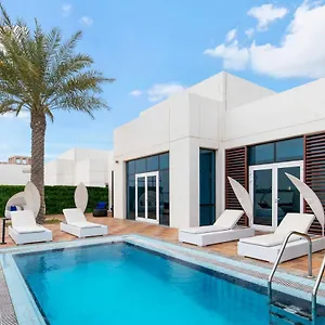 فيلة Fam Living - Sarai Beachfront Villas - Palm Jumeirah, دبي