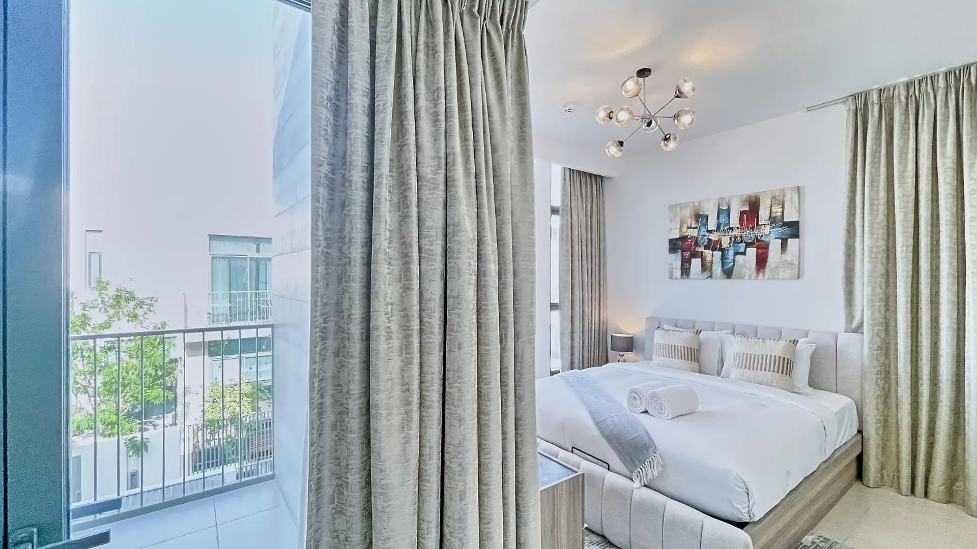 Bnbmehomes - Sun Villa Dubaj 0*,  Egyesült Arab Emírségek